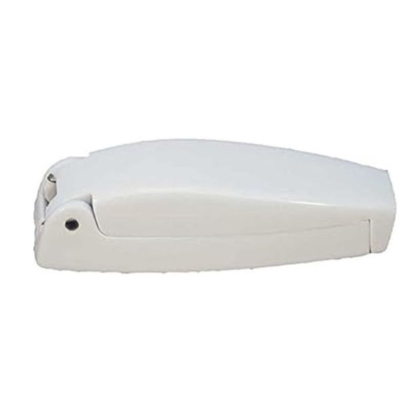 BAGGAGE DOOR CATCH - WHT